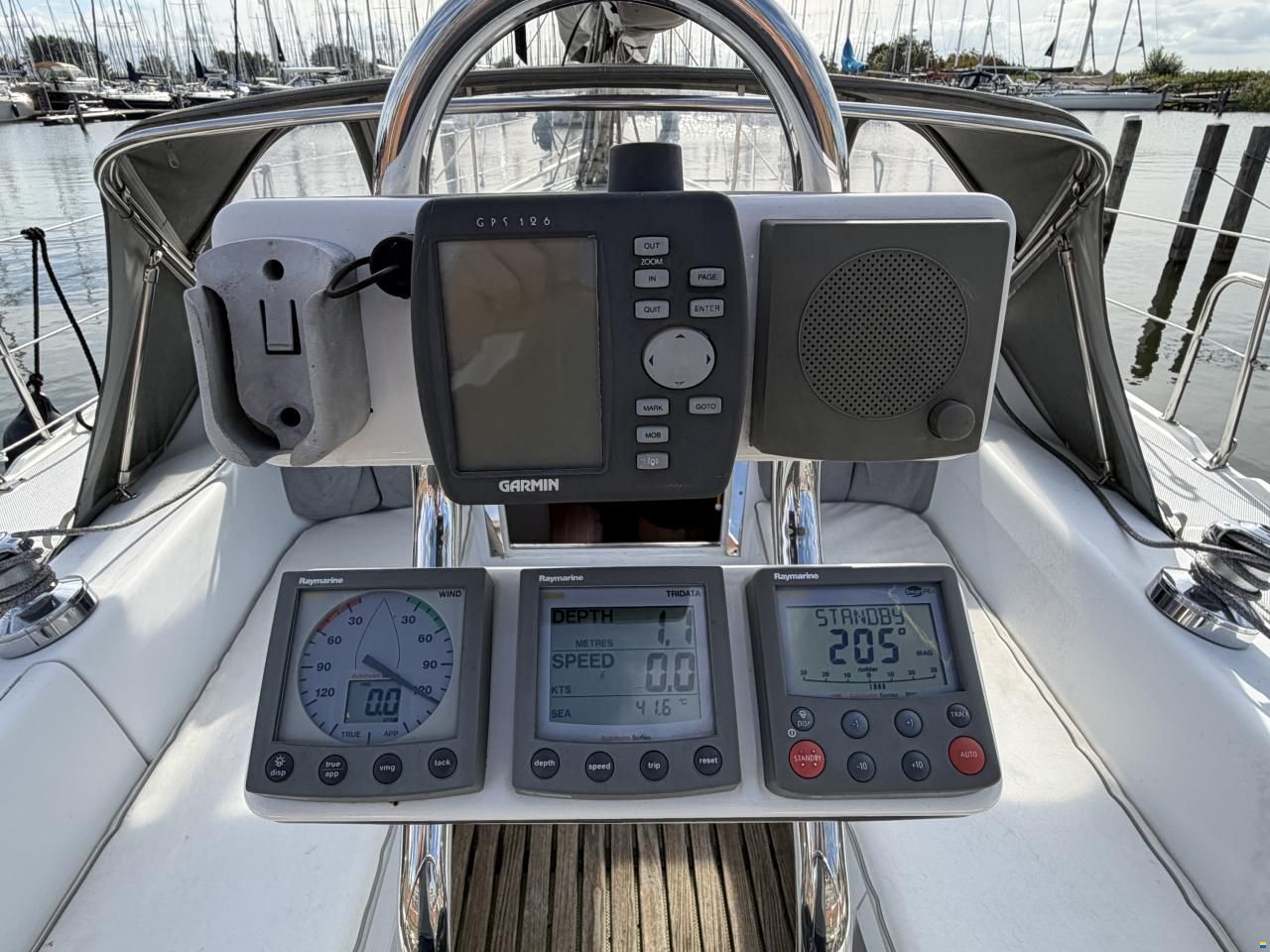 Catalina 320