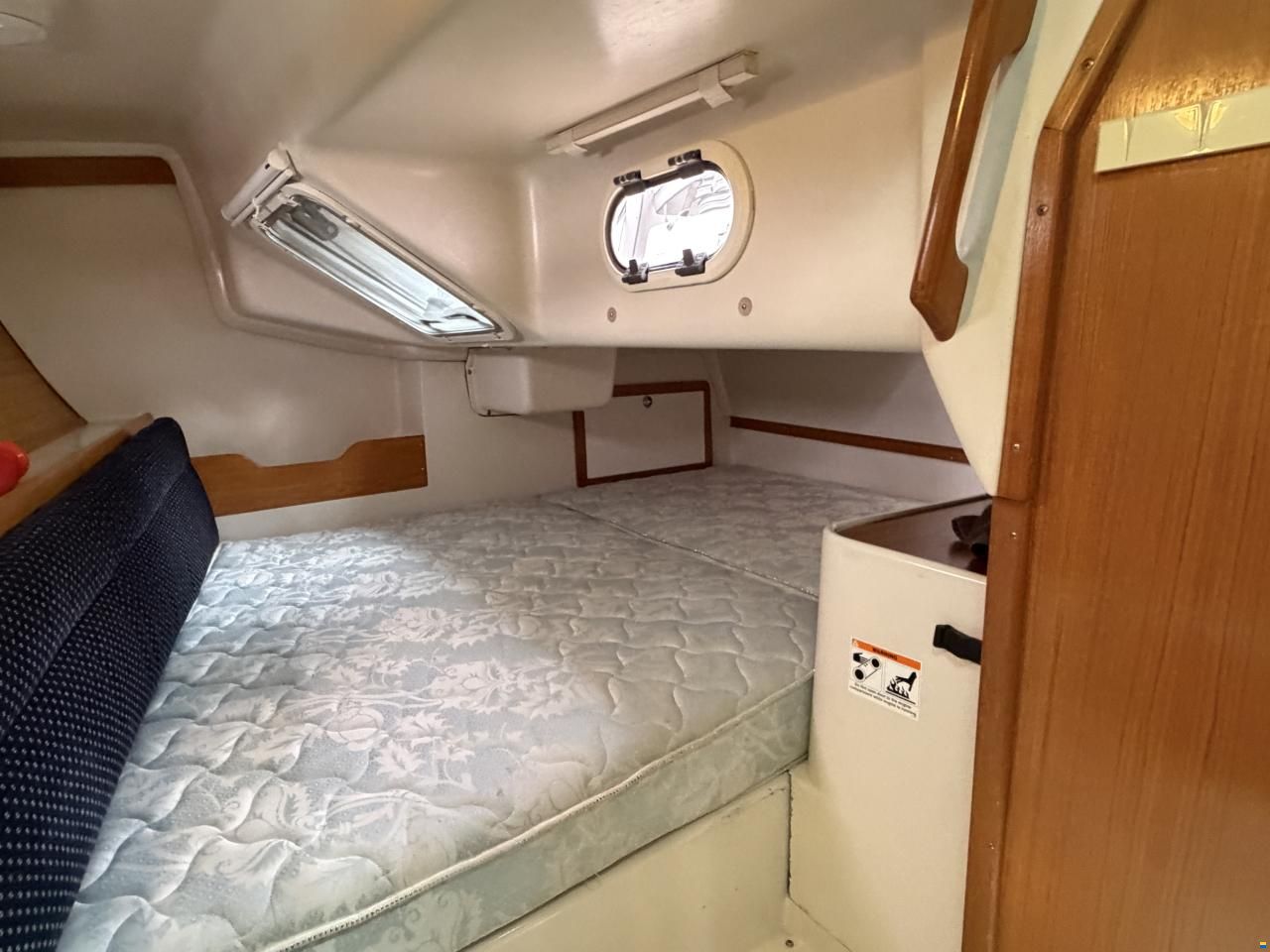 Catalina 320