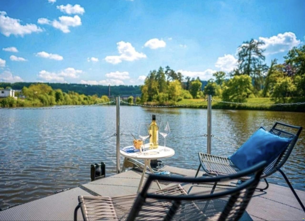 Delfin Tec Joy Life Hausboot