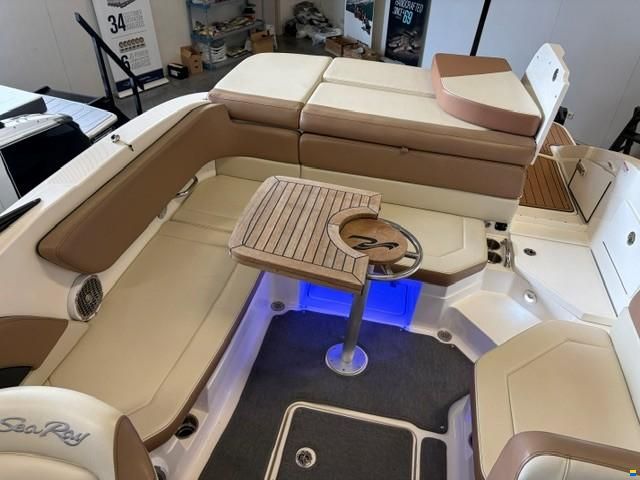 Sea Ray SPX23