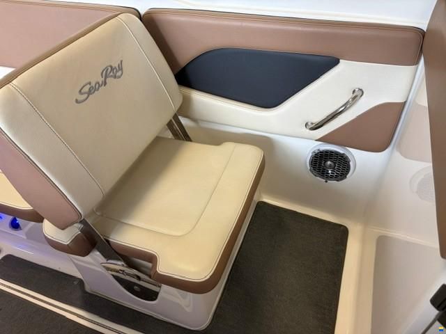 Sea Ray SPX23
