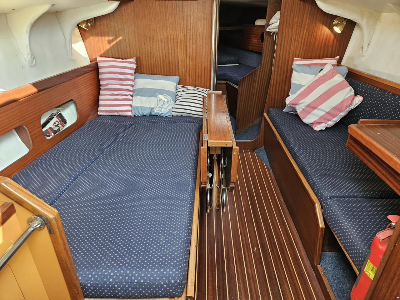 Jeanneau Aquila 28