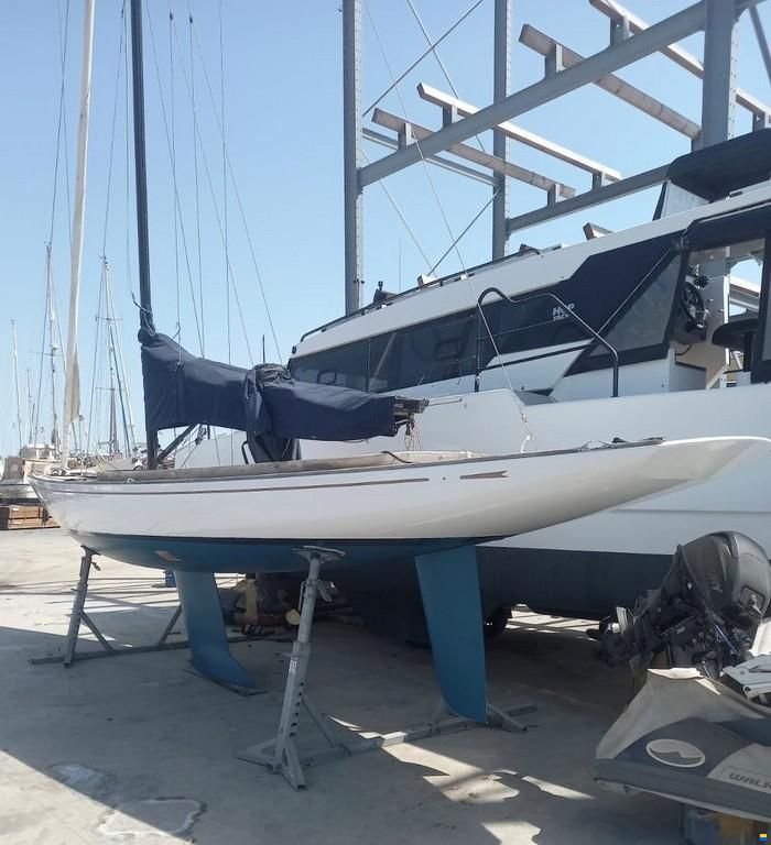 CW Hood Yacht Yard 32