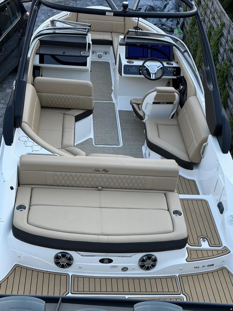 Sea Ray SLX230