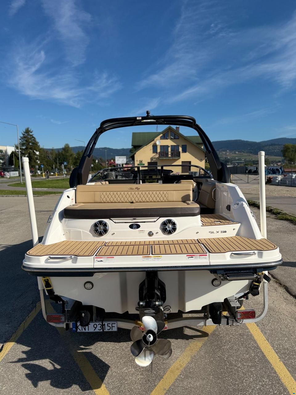 Sea Ray SLX230