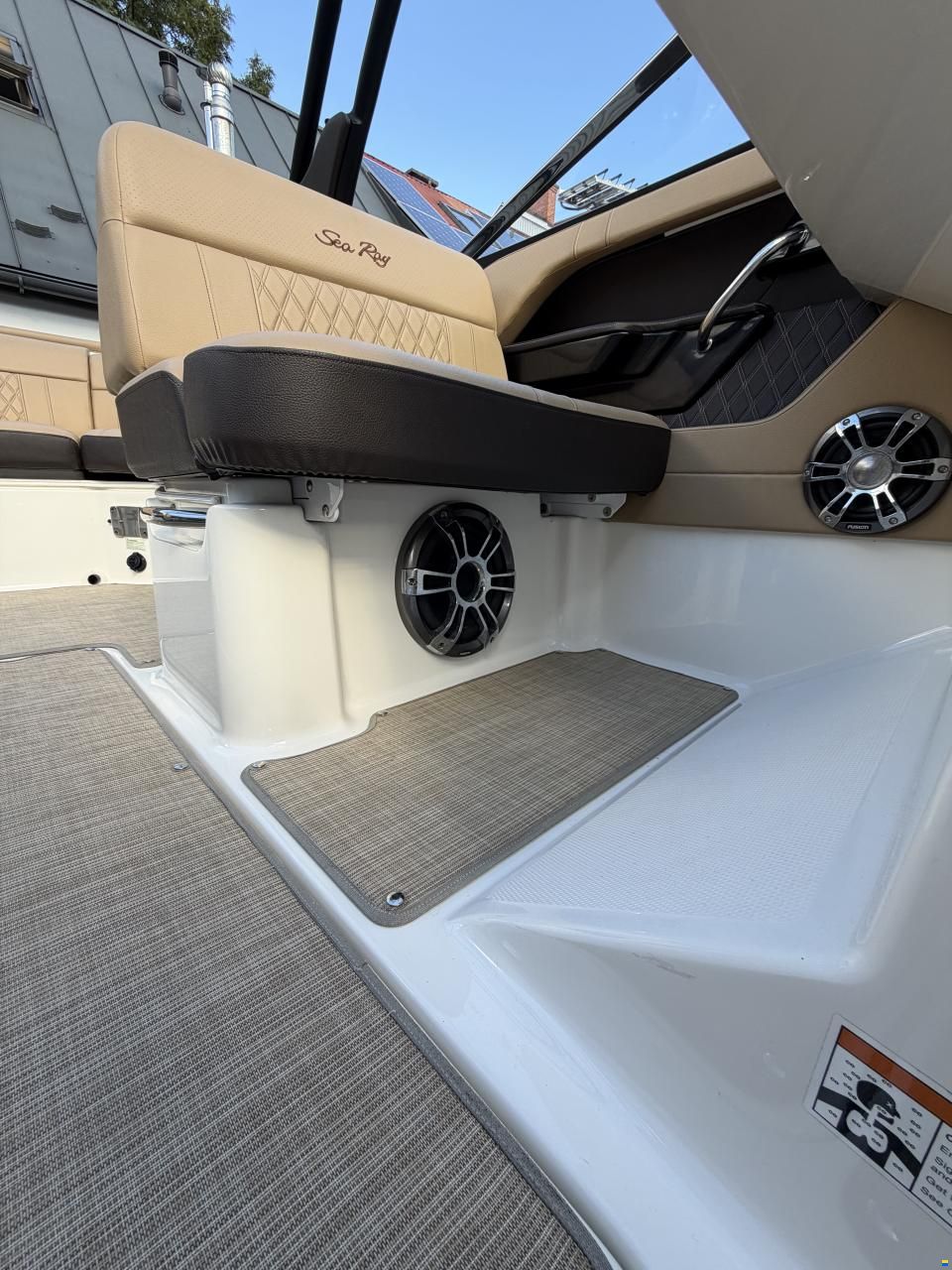 Sea Ray SLX230