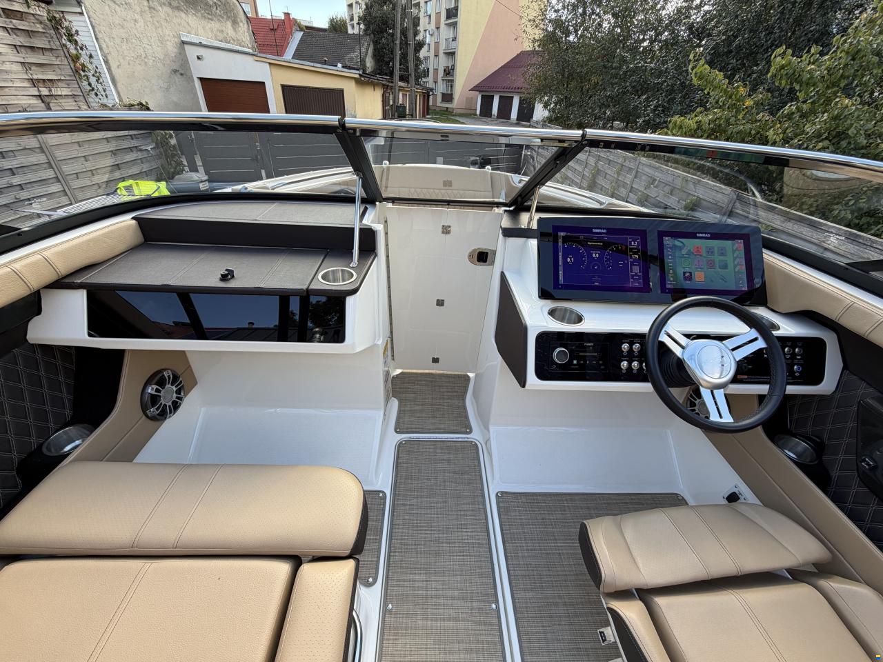 Sea Ray SLX230