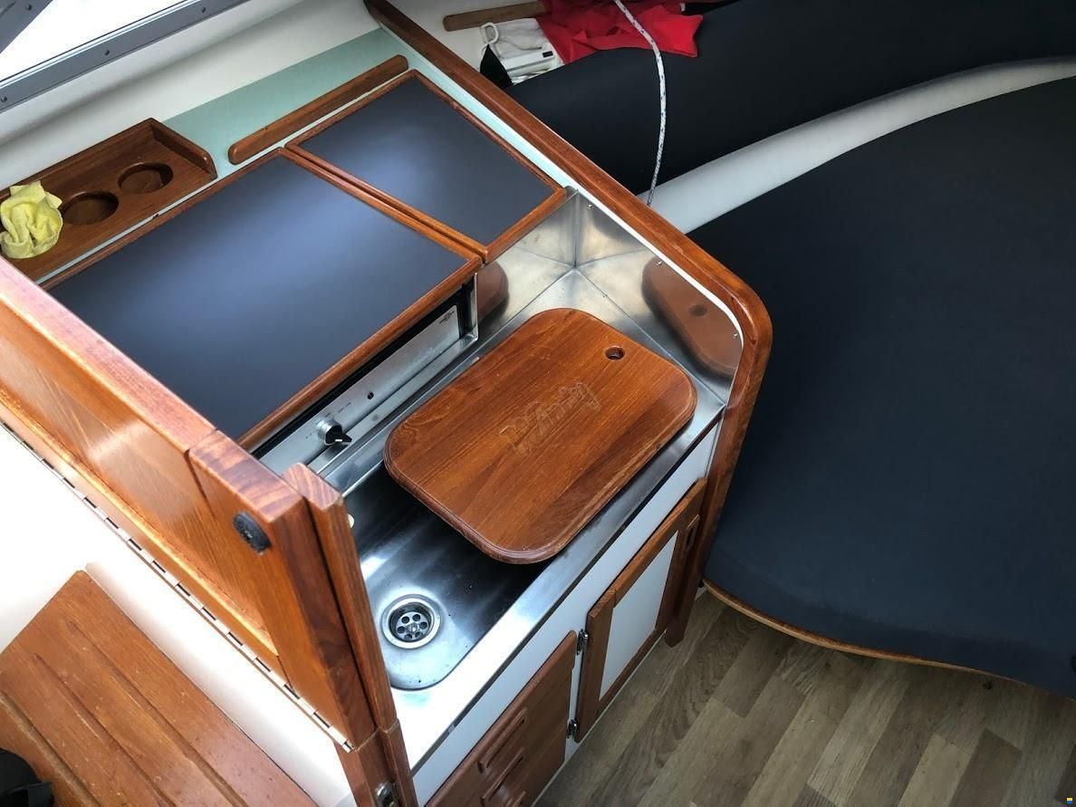 Windy 8000 Full Cabin