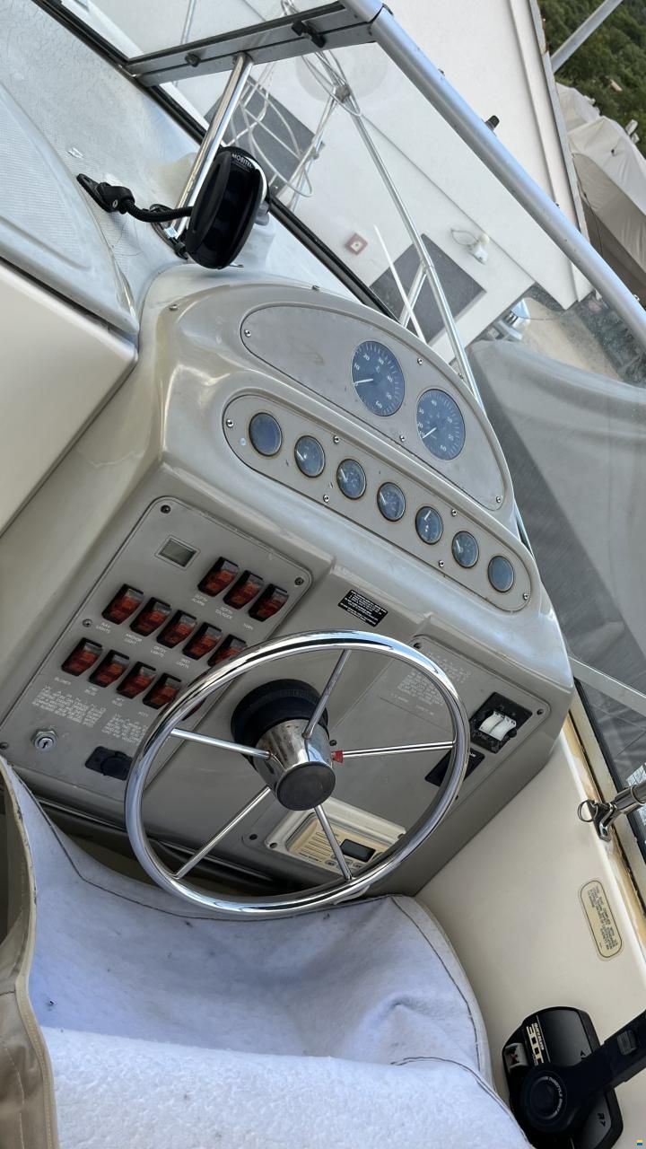 Maxum 2400 SCR