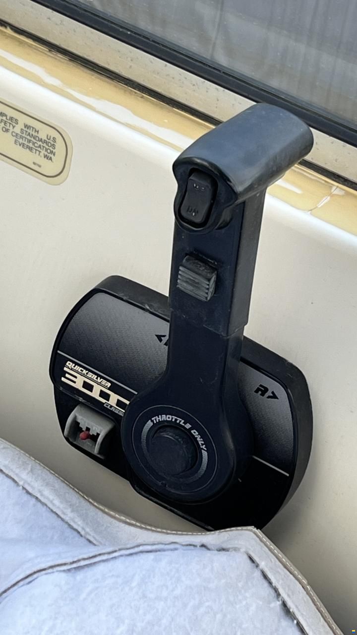 Maxum 2400 SCR