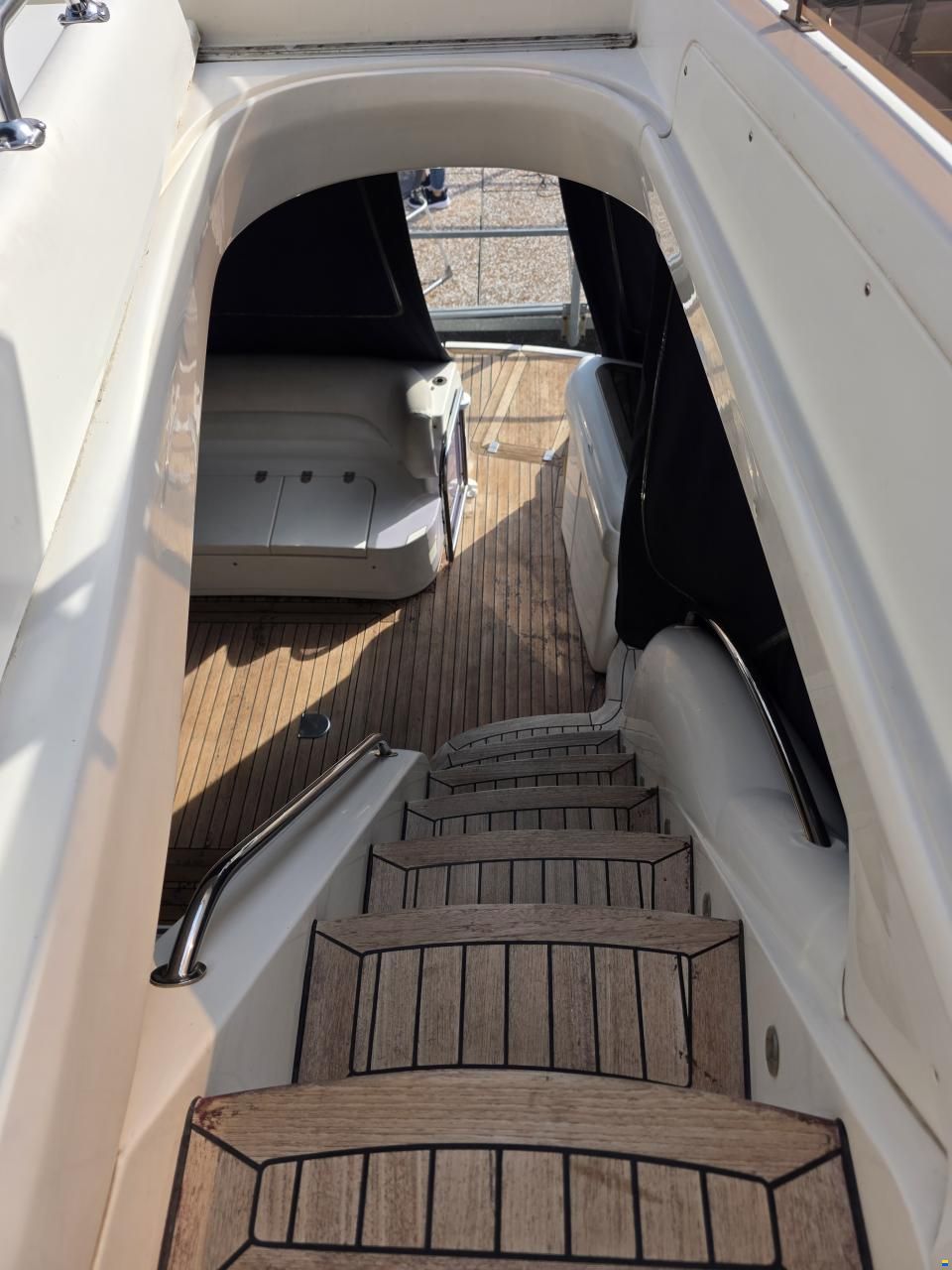 Sealine F42/5