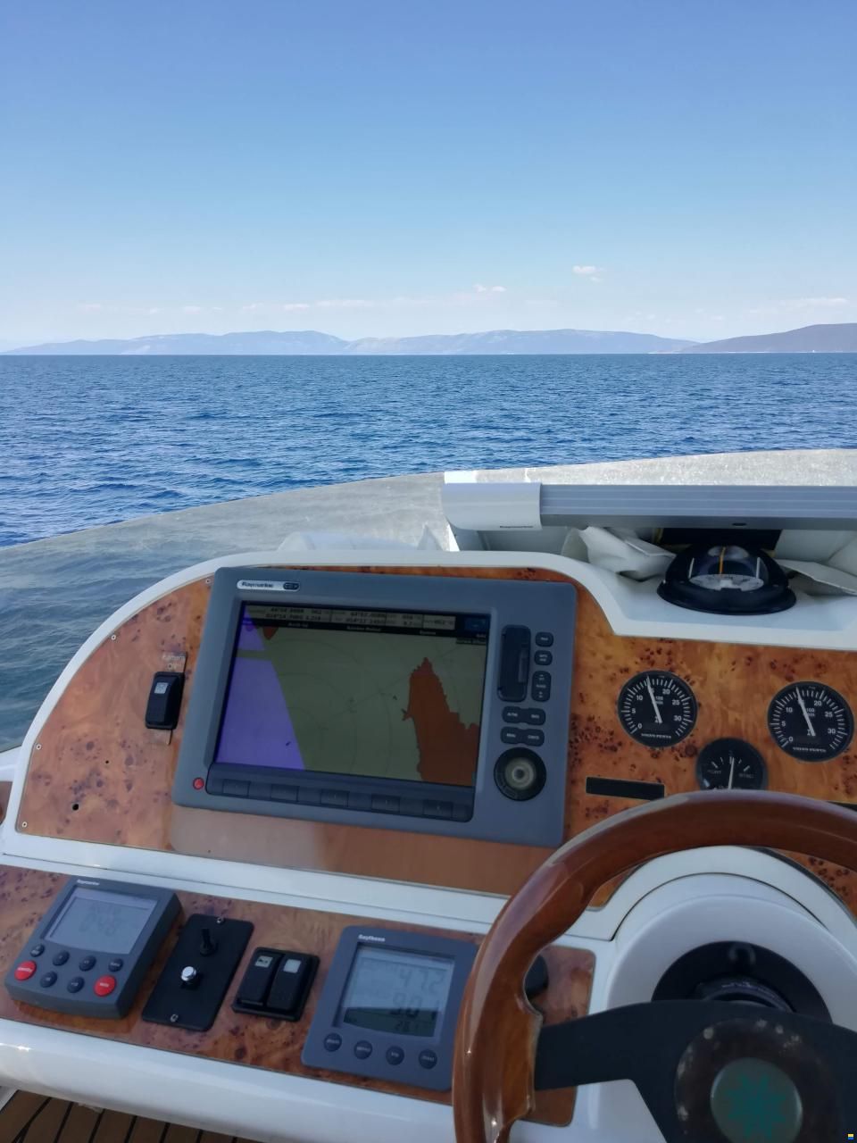 Sealine F42/5