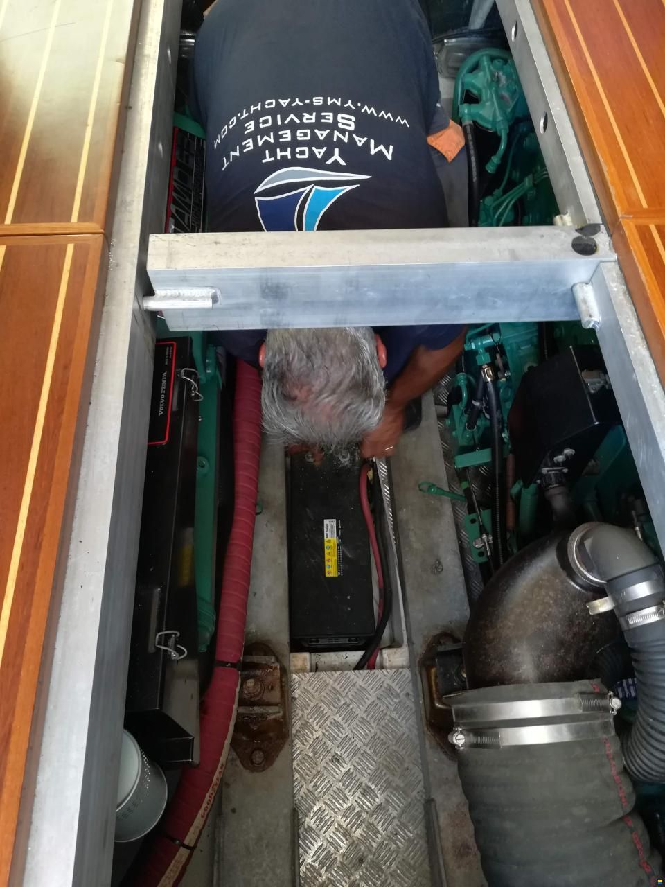 Sealine F42/5