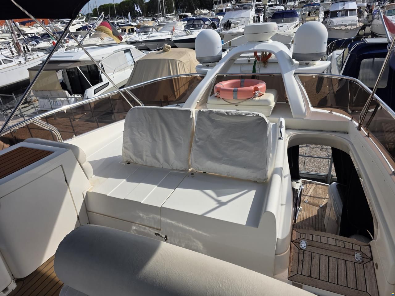Sealine F42/5