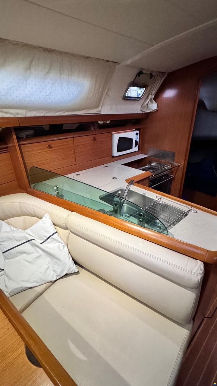 Jeanneau Sun Odyssey 37 Legend