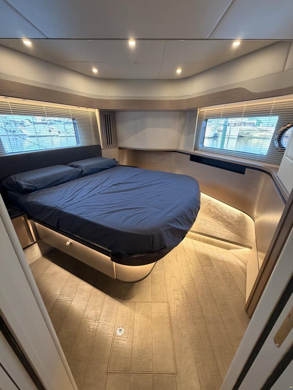 Absolute Navetta 52