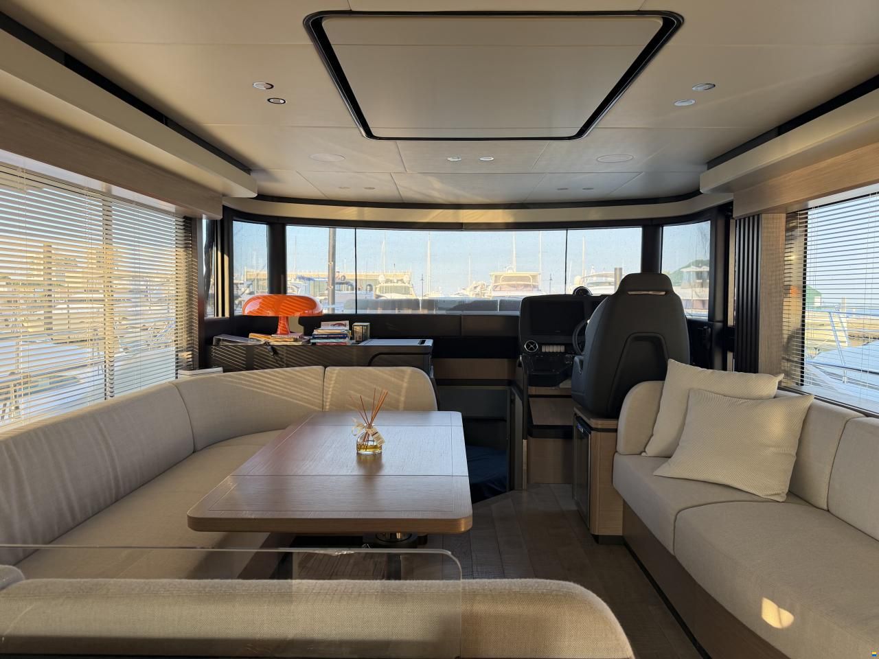 Absolute Navetta 52