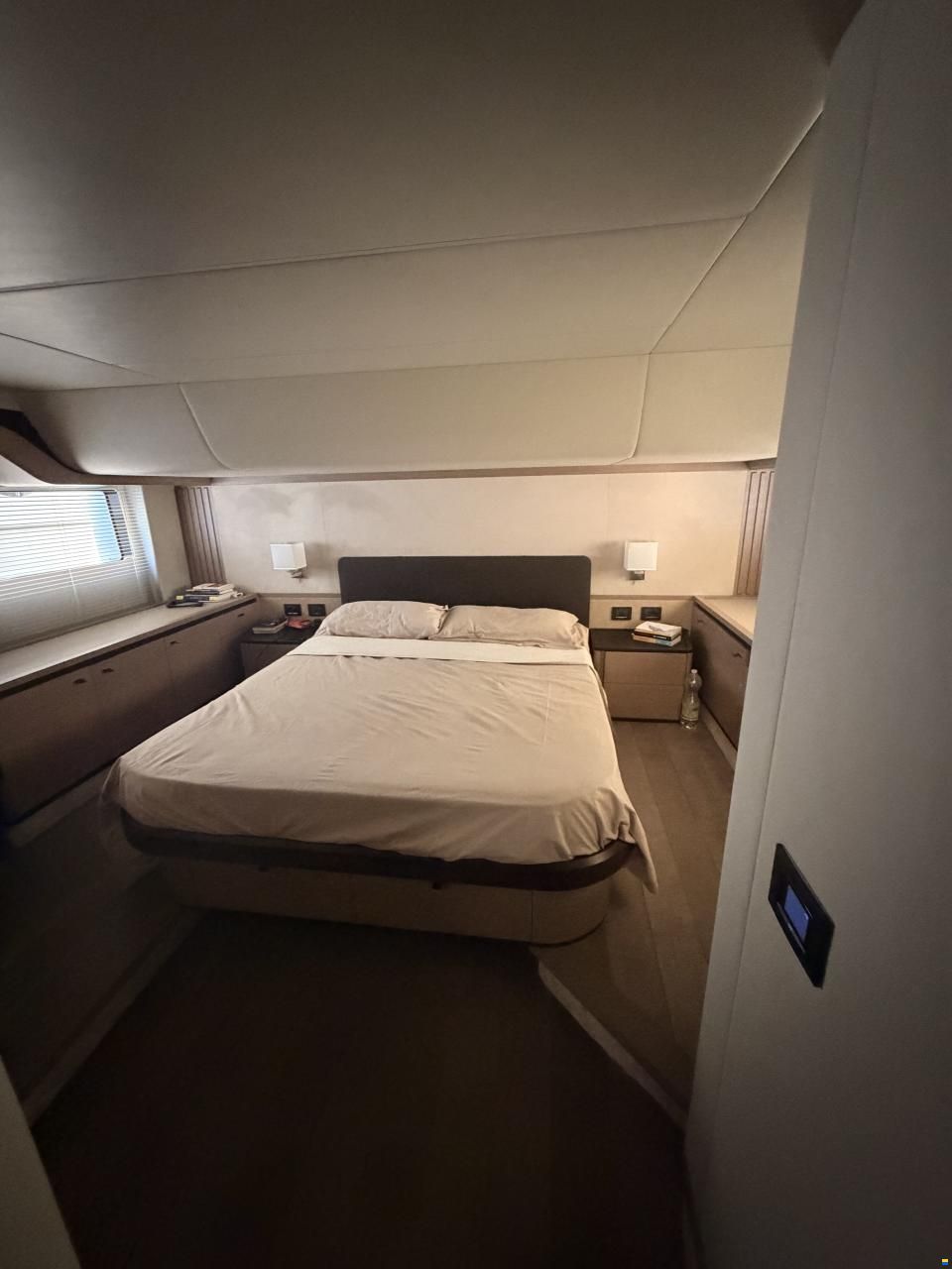 Absolute Navetta 52