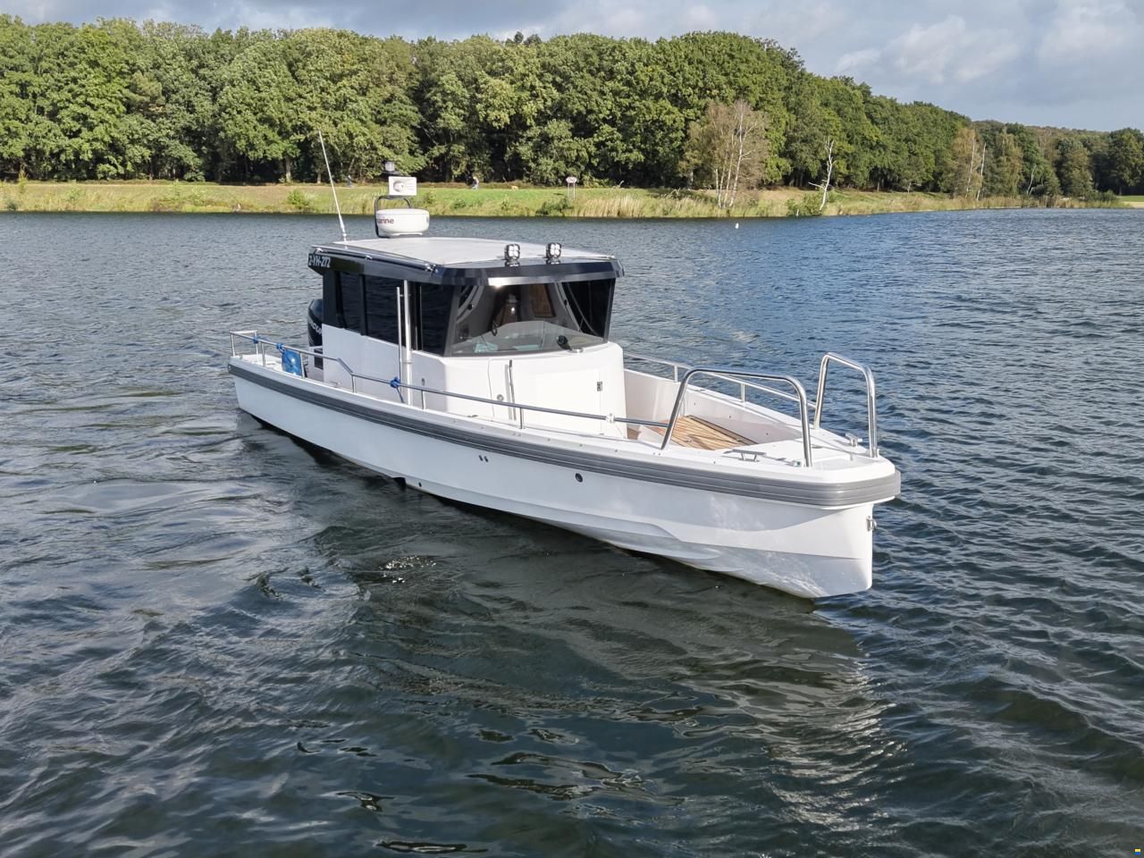 Axopar 28 Cabin