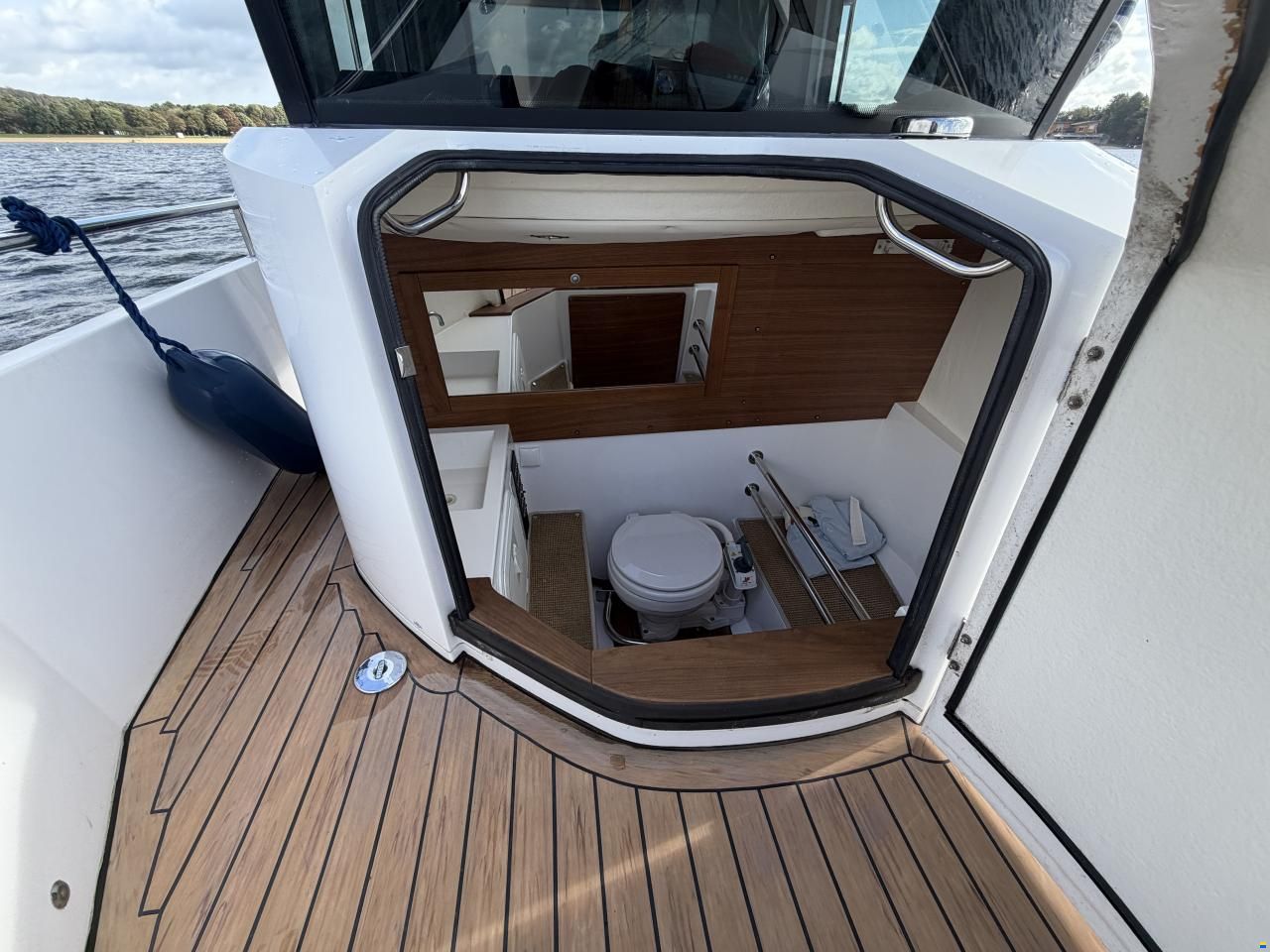Axopar 28 Cabin