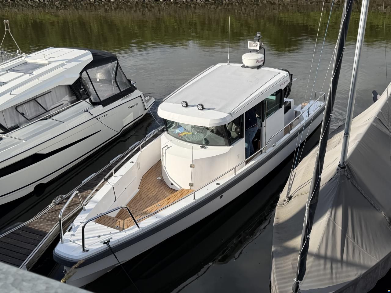 Axopar 28 Cabin