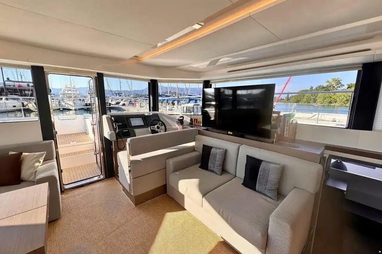 Leopard 53 Powercat