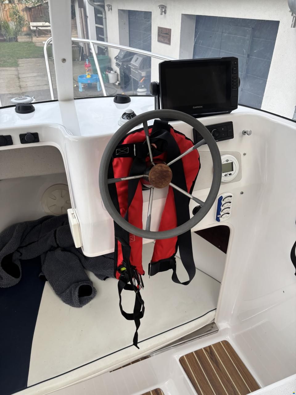 Quicksilver Pilothouse 500