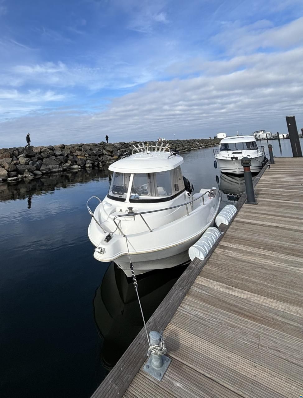 Quicksilver Pilothouse 500