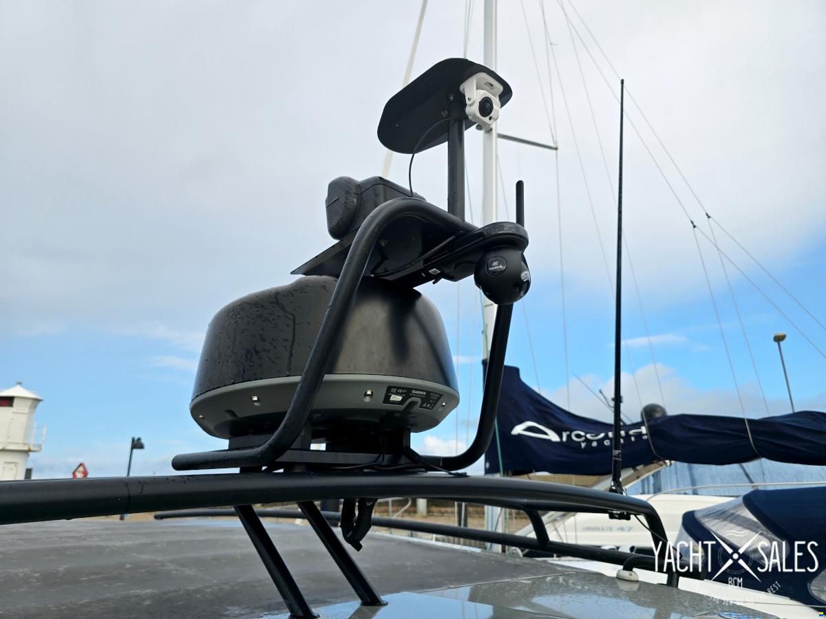 Axopar 37 XC AFT CABIN