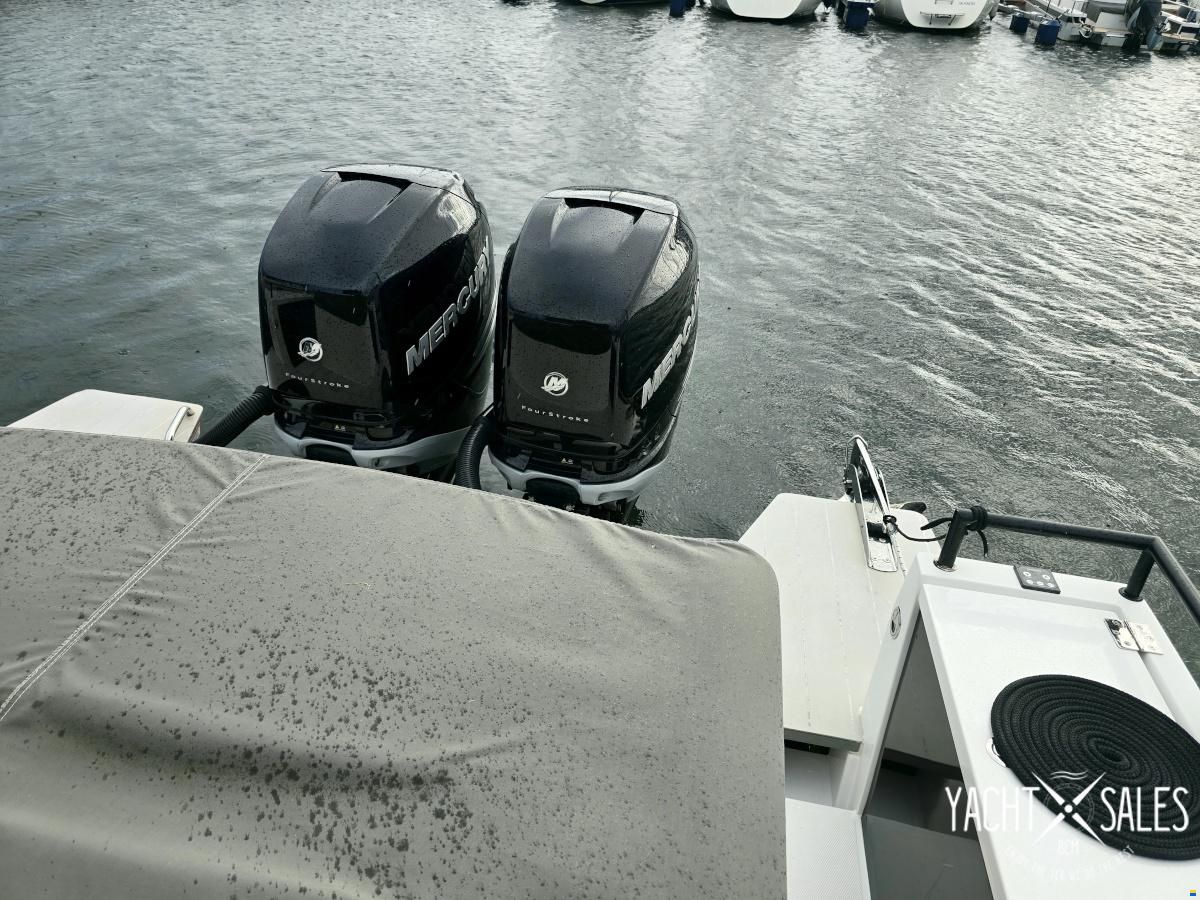 Axopar 37 XC AFT CABIN