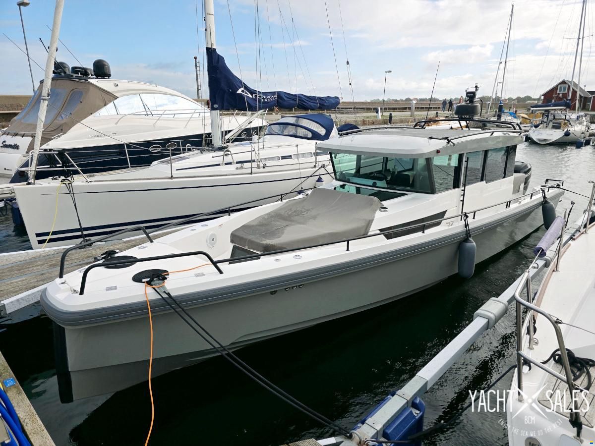 Axopar 37 XC AFT CABIN