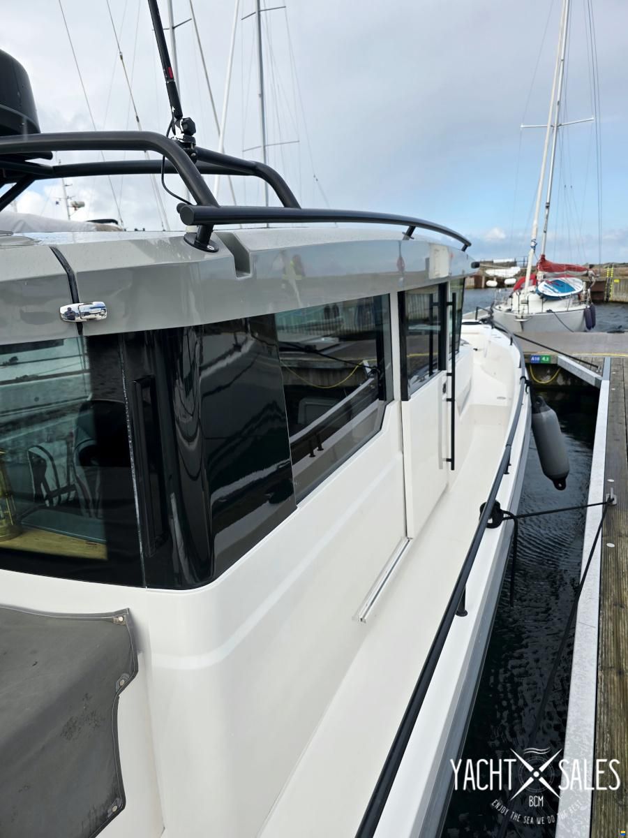 Axopar 37 XC AFT CABIN