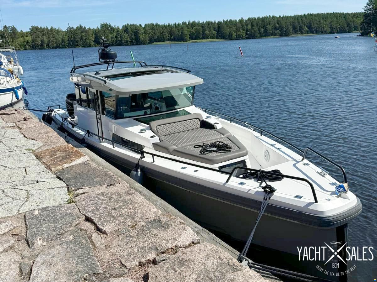 Axopar 37 XC AFT CABIN