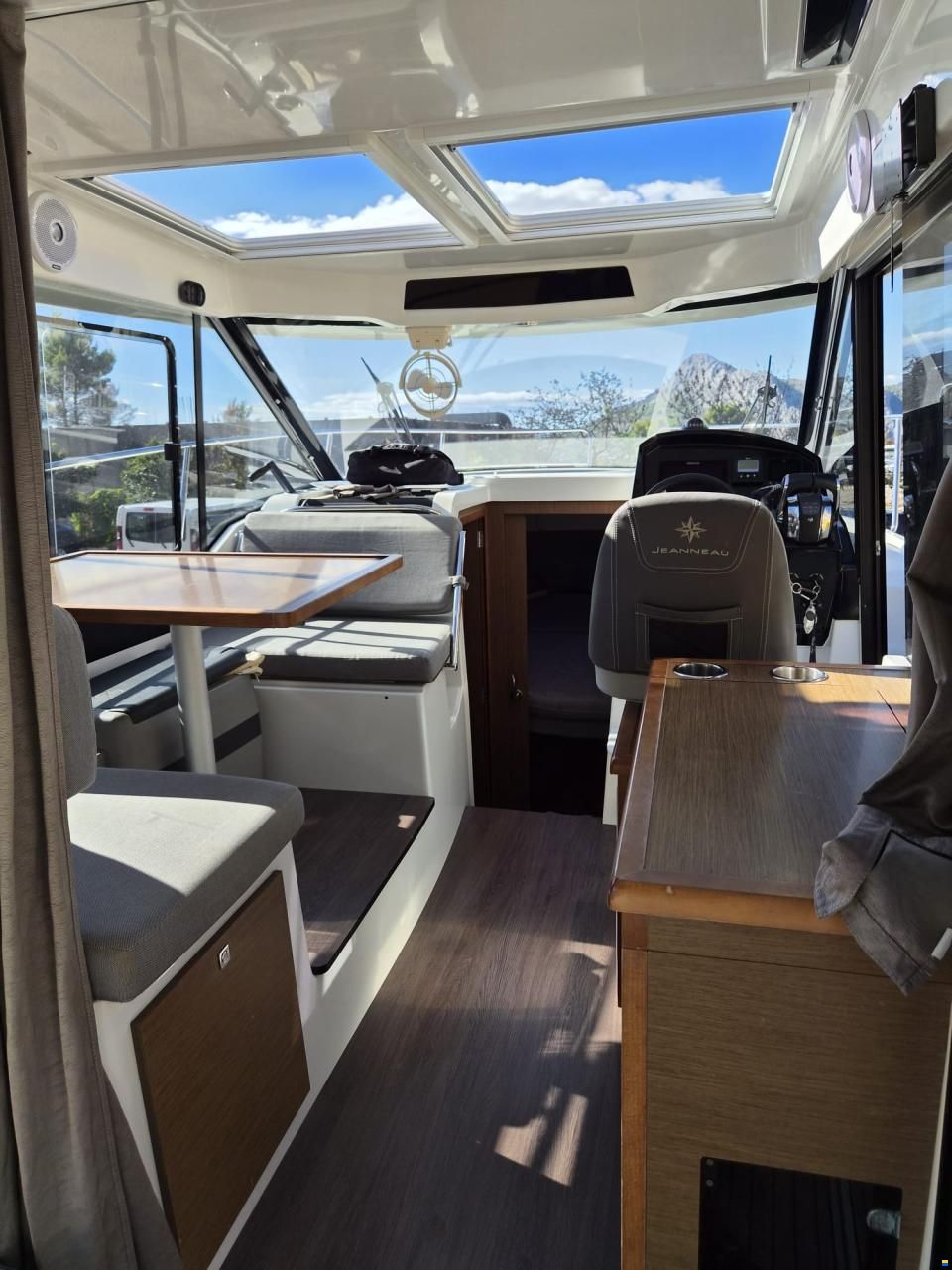Jeanneau Merry Fisher 895
