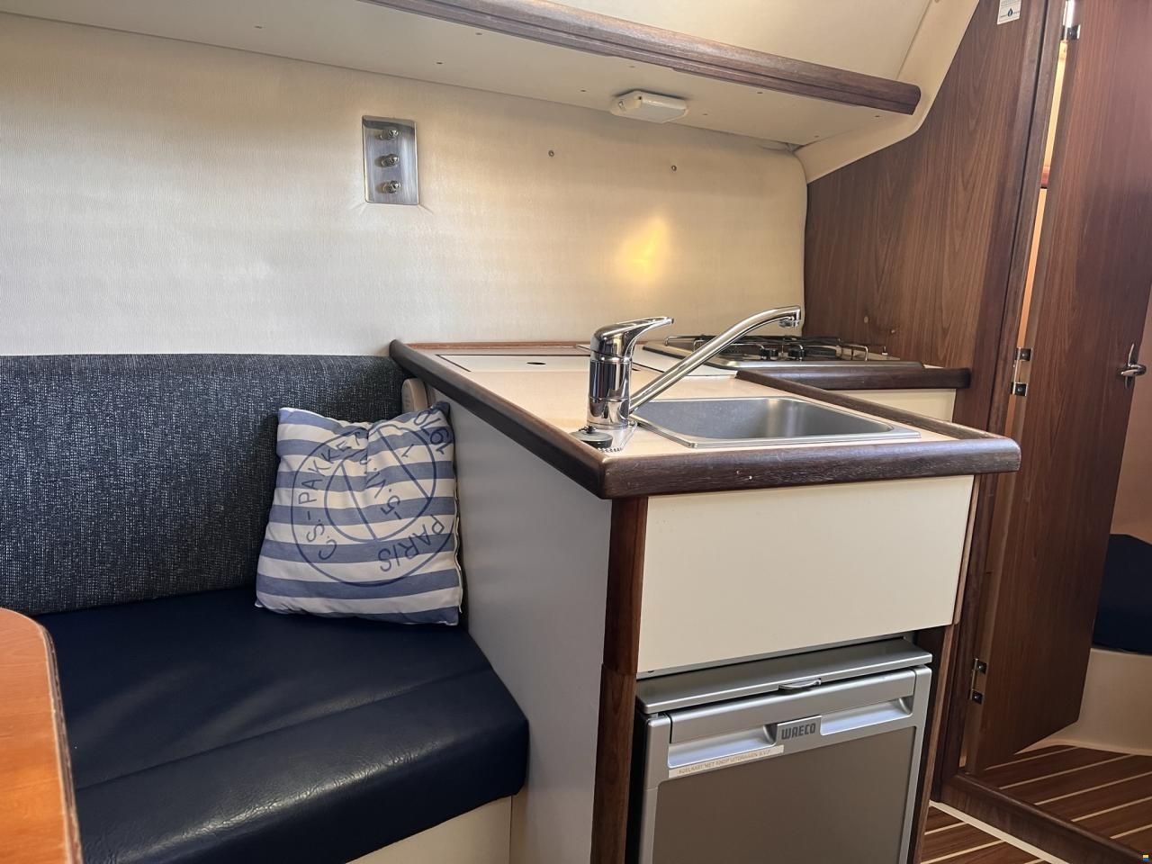Hunter 27