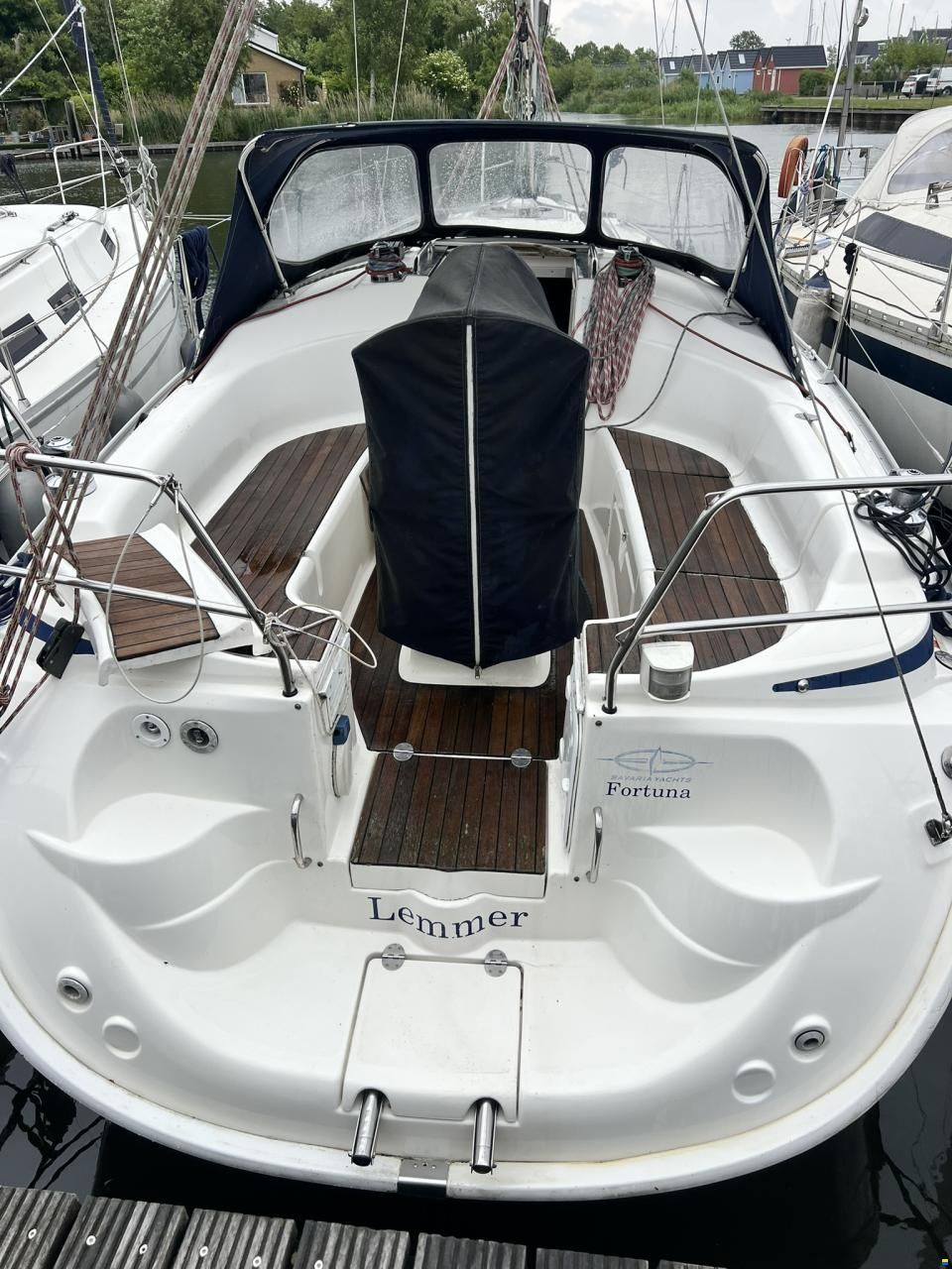 Hunter 27