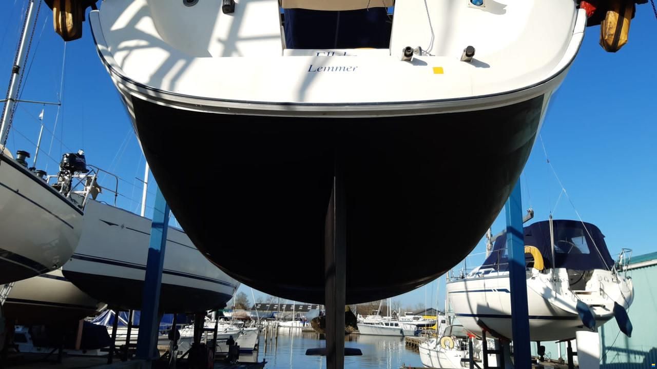 Hunter 27