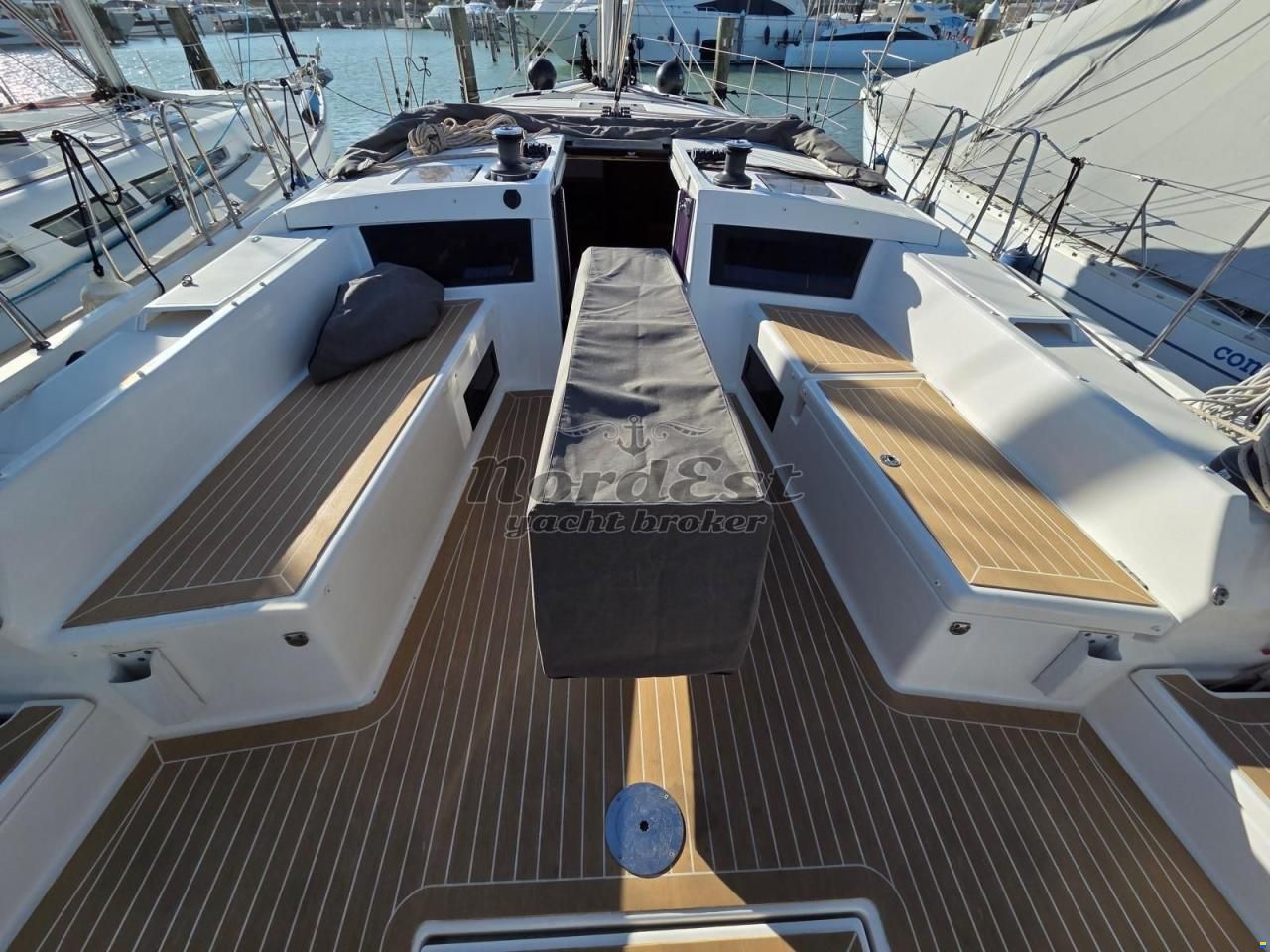 Dufour 470