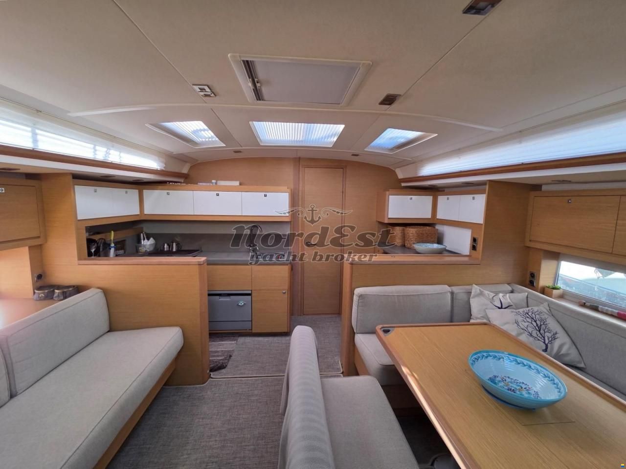 Dufour 470