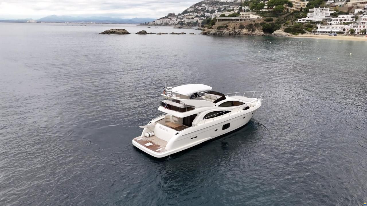 Astondoa 62 Fly