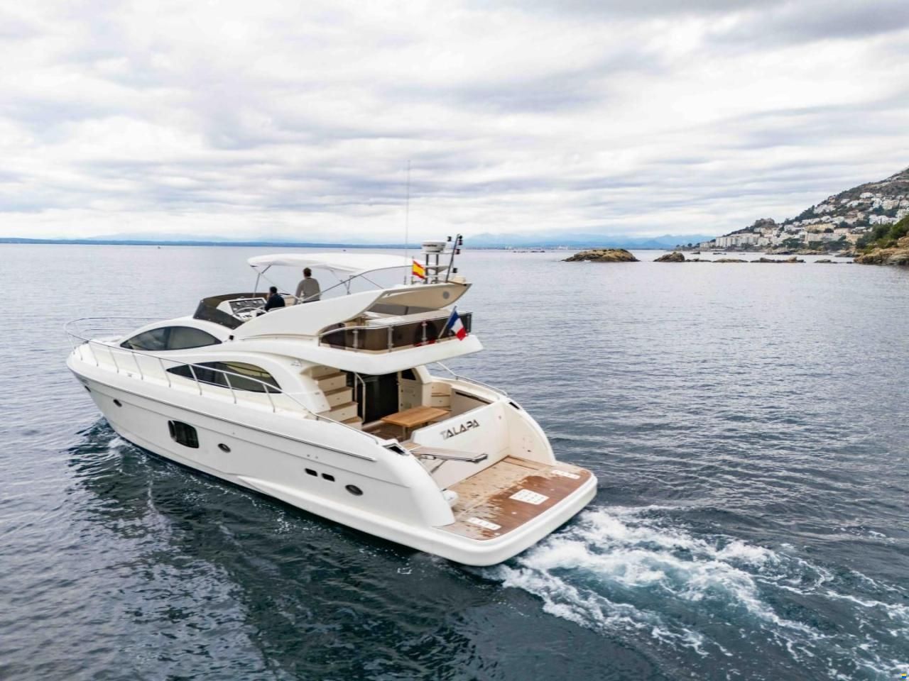Astondoa 62 Fly