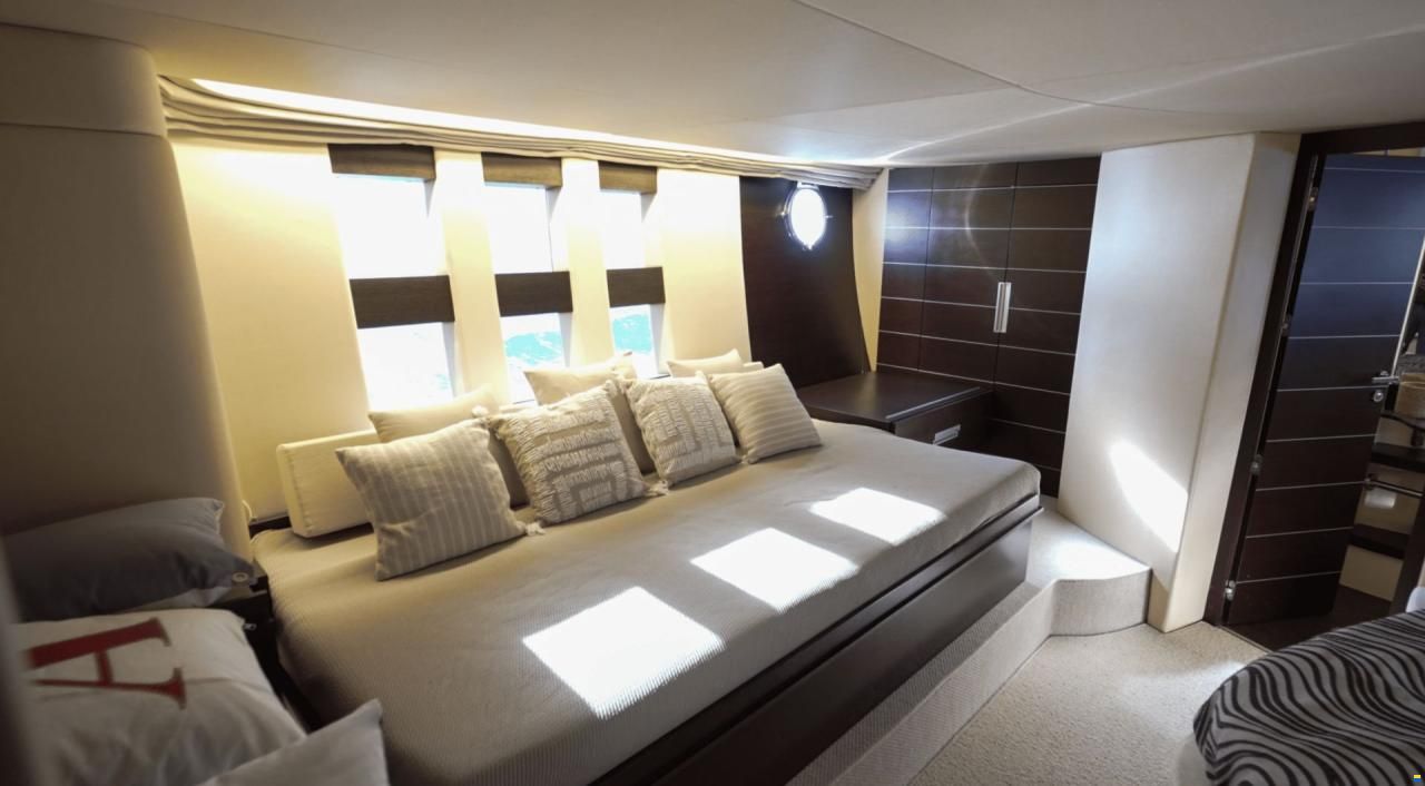 Azimut 68S