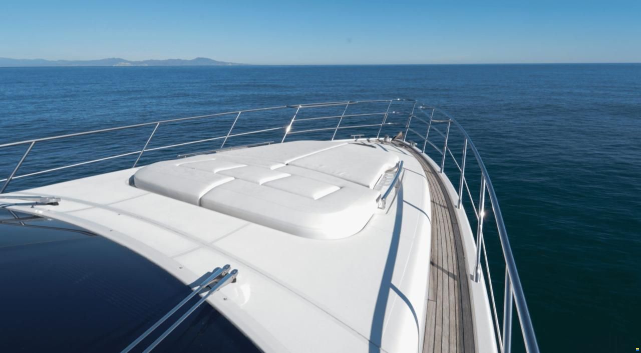 Azimut 68S