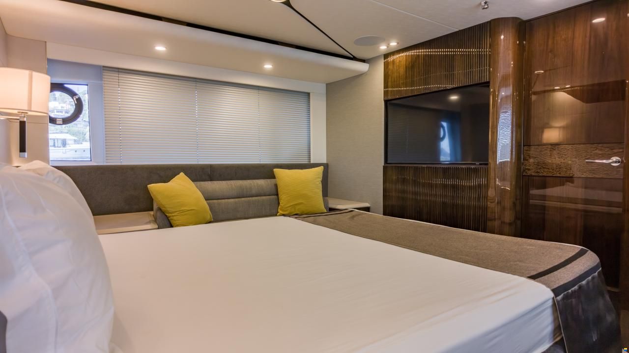 Fairline Squadron 68