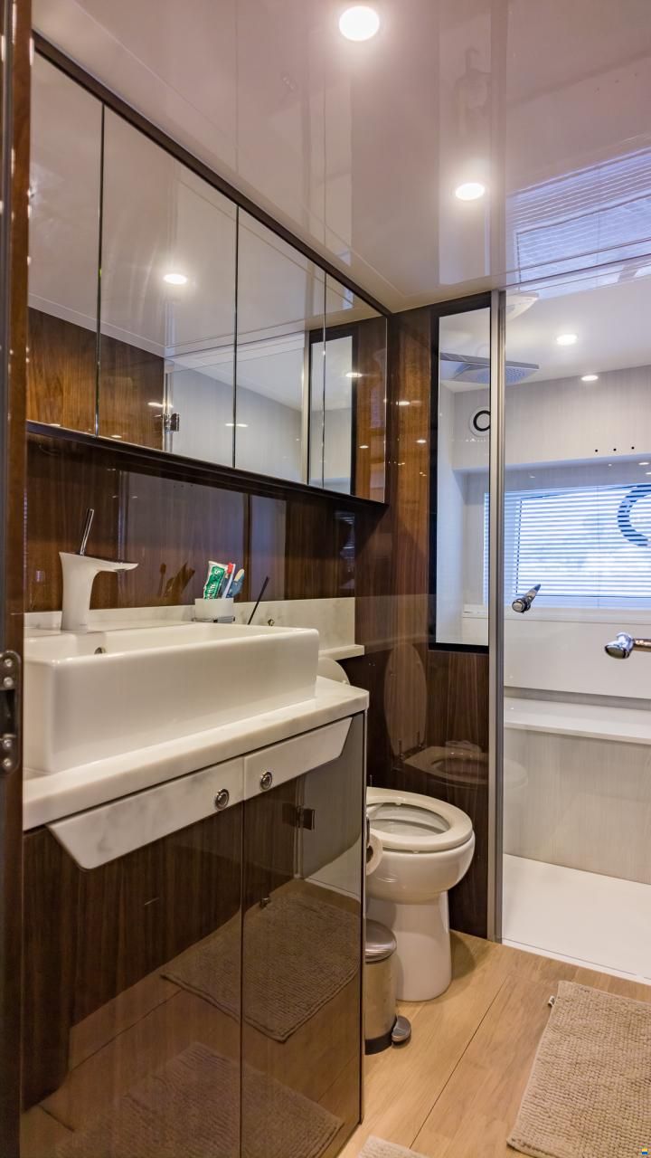 Fairline Squadron 68