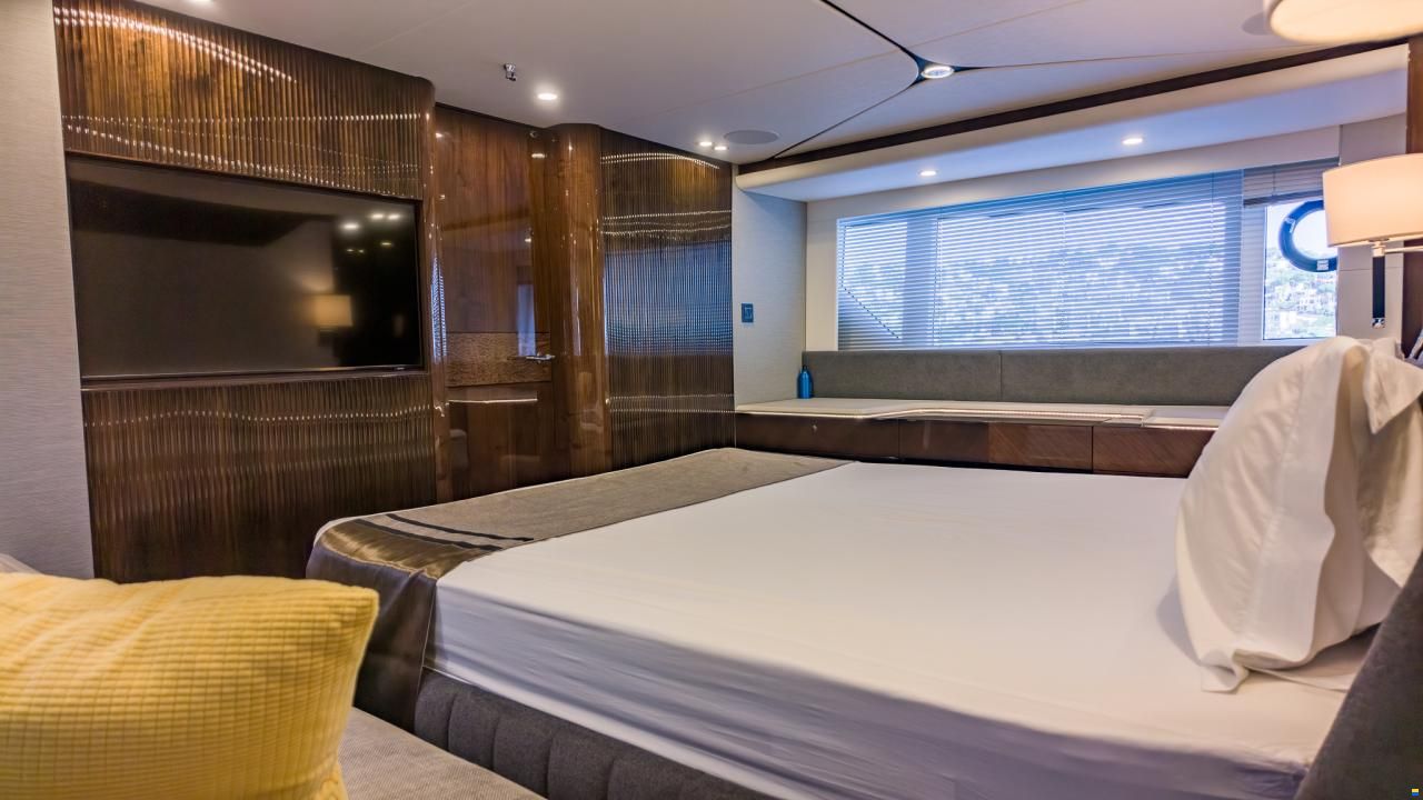 Fairline Squadron 68