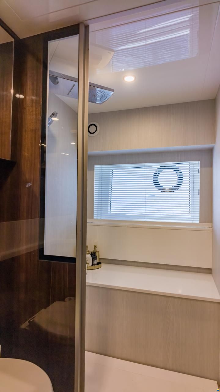 Fairline Squadron 68