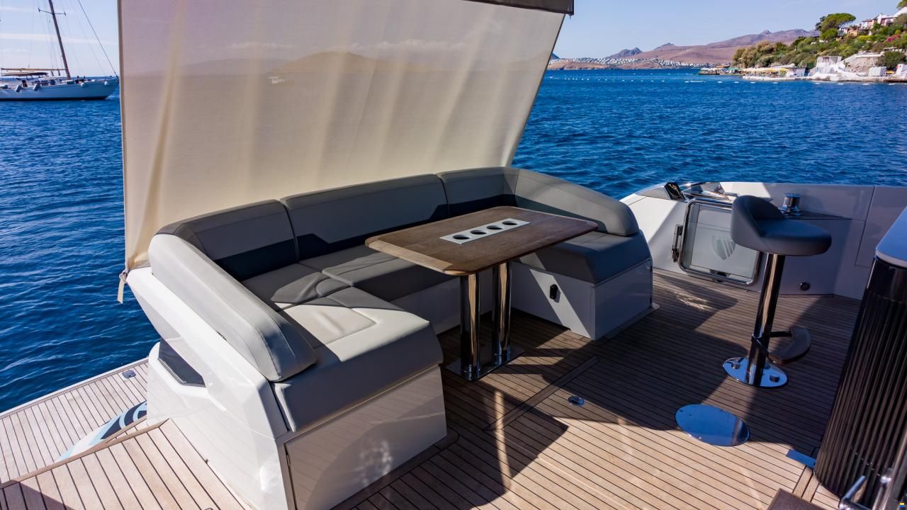 Fairline Squadron 68