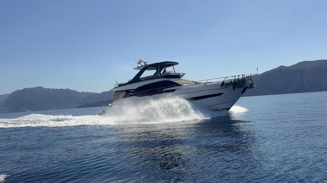 Fairline Squadron 68