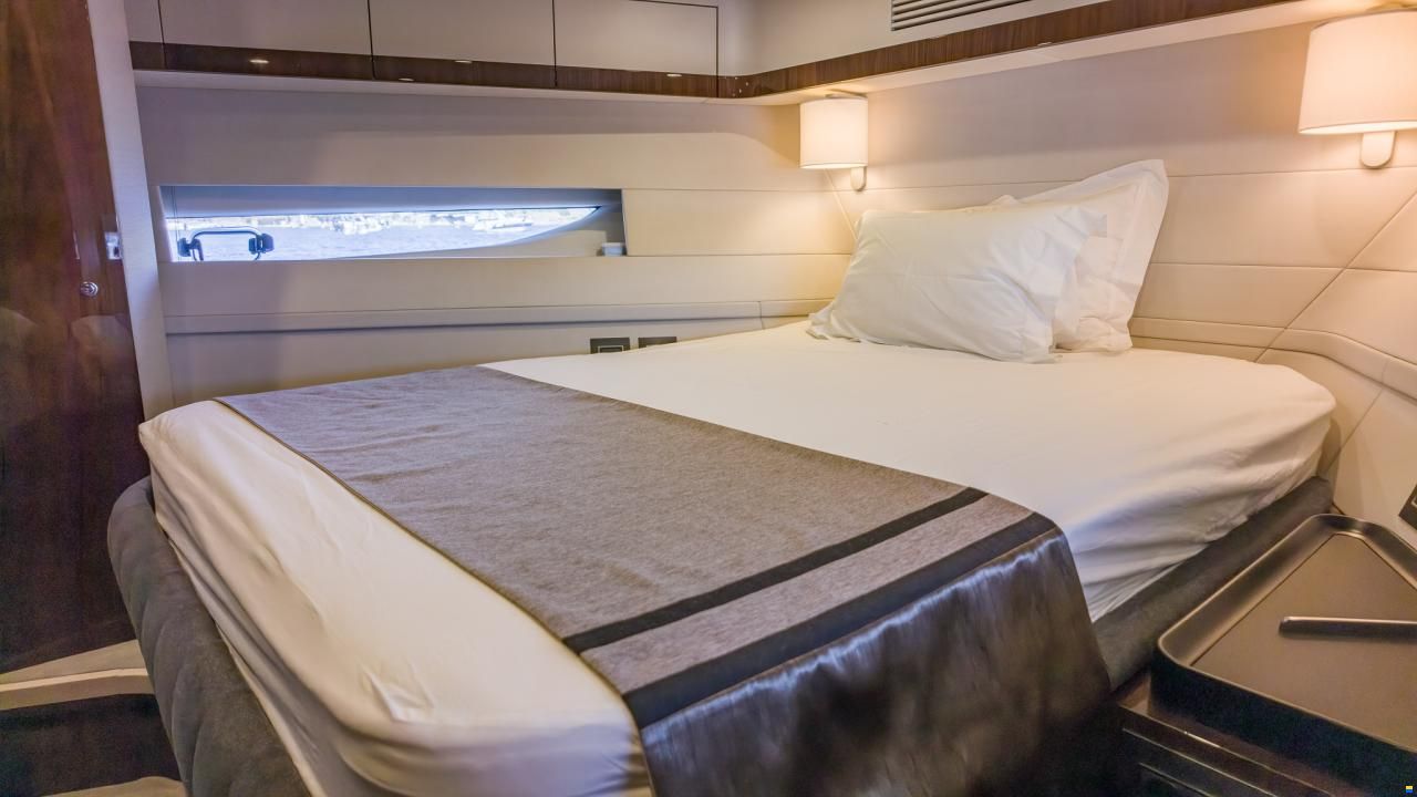 Fairline Squadron 68